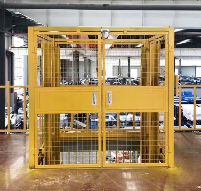 赣县智能导轨式升降机亮相