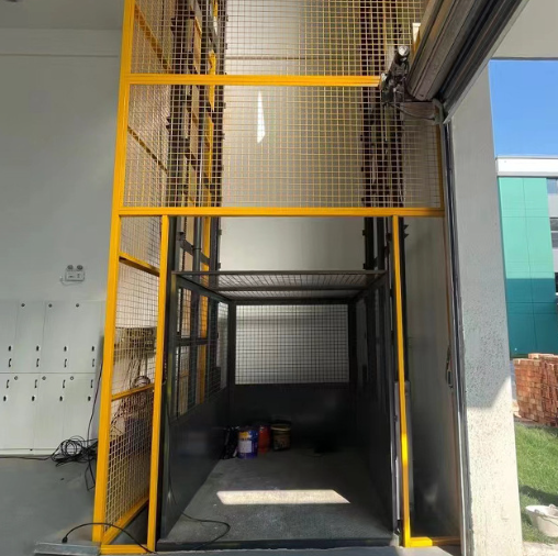 赣县导轨式升降机助力物流园破解运输难题