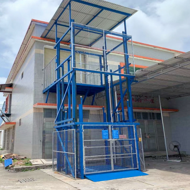 赣县建材厂室外升降货梯安装